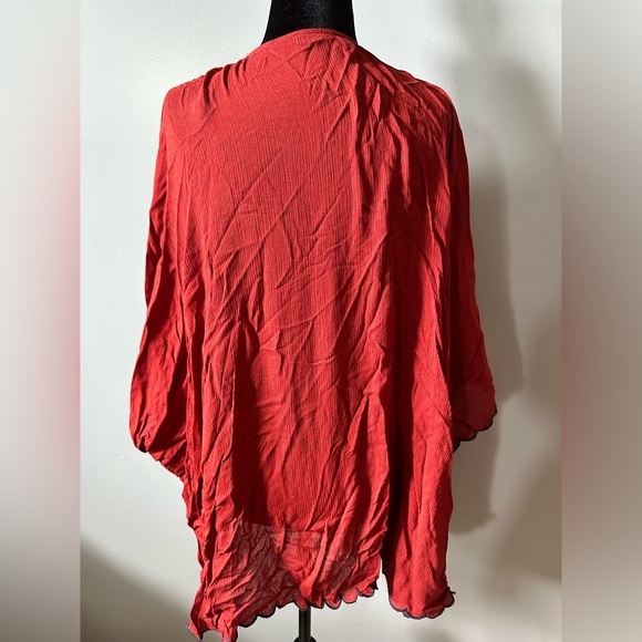 NWOT Embroidered Kimono - Picture 3 of 3